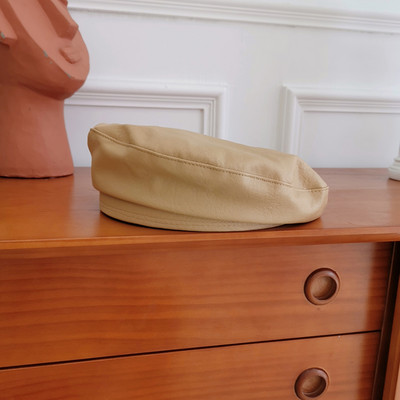 Új modell női sapka műbőrből