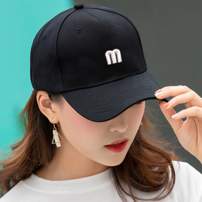 Női sapka napellenzővel és hímzéssel - több modell