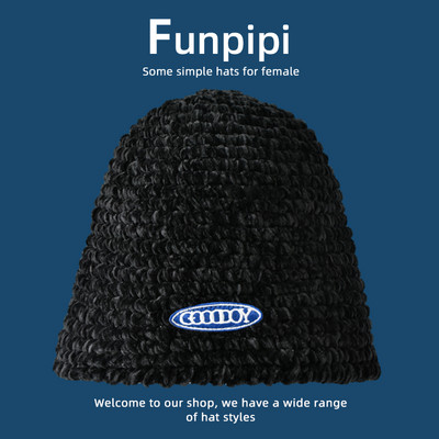 Γυναικείο καπέλο με έμβλημα