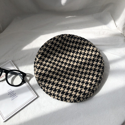 Kockás női barett típusú sapka