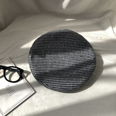 Kockás női barett típusú sapka