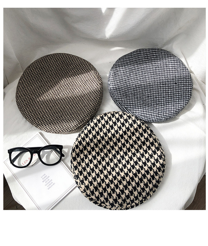 Kockás női barett típusú sapka