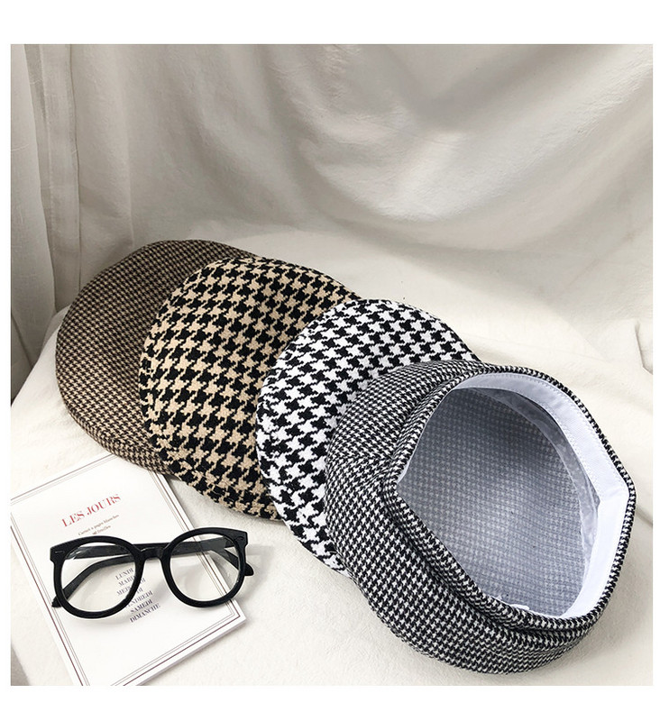 Kockás női barett típusú sapka