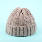 Πλεκτό γυναικείο καπέλο χειμερινό