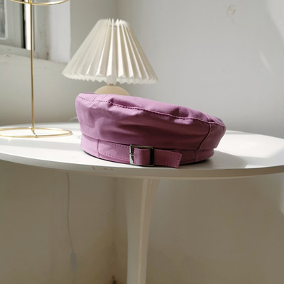 Γυναικείο μπερέ με αγκράφα