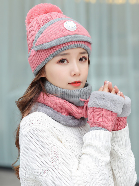 Női téli sapka tollal