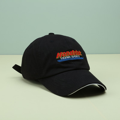 Női sapka hímzéssel - több modell