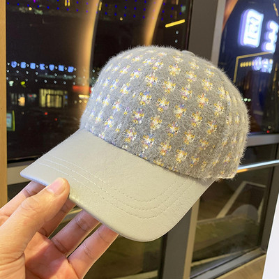 Új modell női sapka napellenzővel