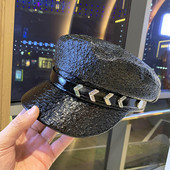 Új modell női sapka napellenzővel - télre alkalmas