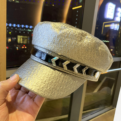 Új modell női sapka napellenzővel - télre alkalmas