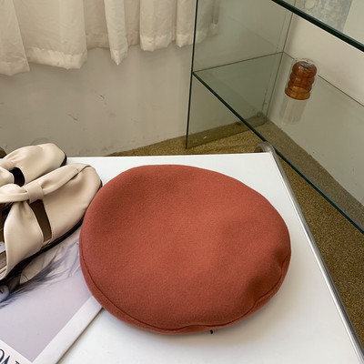 Aktuális női barett típusú sapka - sima modell