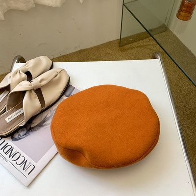 Aktuális női barett típusú sapka - sima modell