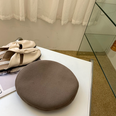 Aktuális női barett típusú sapka - sima modell