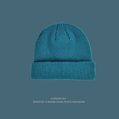 Μονόχρωμο γυναικείο χειμερινό καπέλο