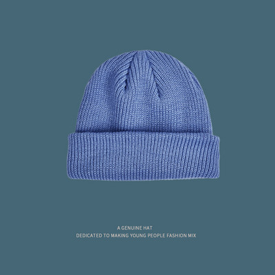 Μονόχρωμο γυναικείο χειμερινό καπέλο