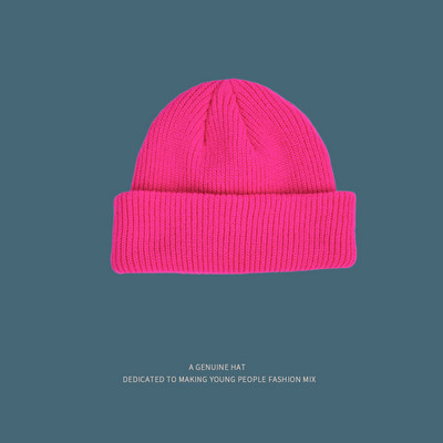 Μονόχρωμο γυναικείο χειμερινό καπέλο