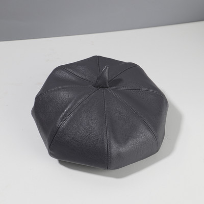 Stílusos női barett tiszta eco bőrből