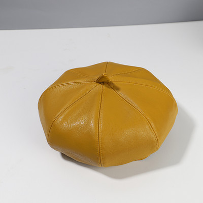 Stílusos női barett tiszta eco bőrből