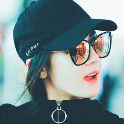 Γυναικείο καπέλο με γείσο - διάφορα μοντέλα