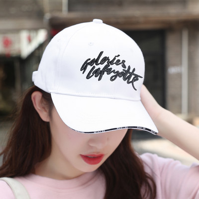 Γυναικείο καπέλο με γείσο - διάφορα μοντέλα