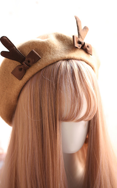 Téli női barett típusú sapka 3D elemekkel