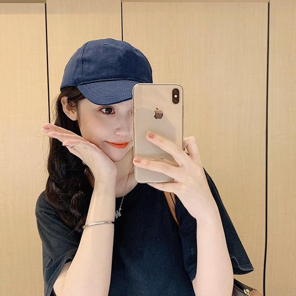 Női sapka napellenzővel többféle modell