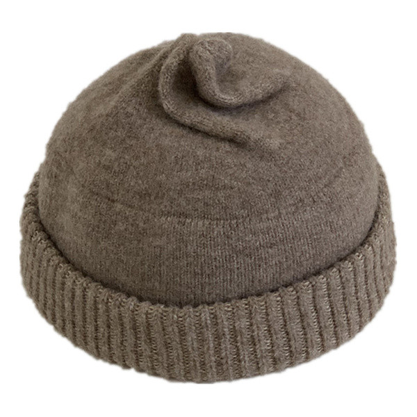 Téli női sapka sima kötés mintával