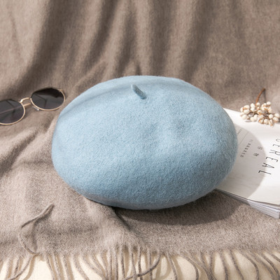 Őszi-téli barett nyakkendővel