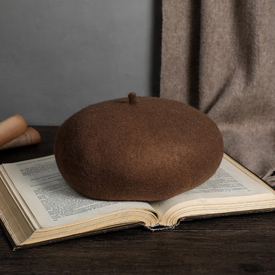 Őszi-téli barett nyakkendővel