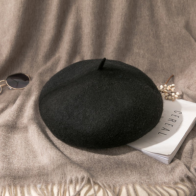 Őszi-téli barett nyakkendővel