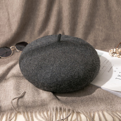 Őszi-téli barett nyakkendővel