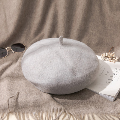 Őszi-téli barett nyakkendővel