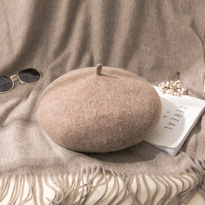 Őszi-téli barett nyakkendővel