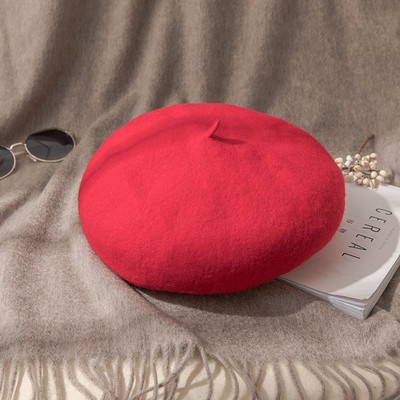 Őszi-téli barett nyakkendővel