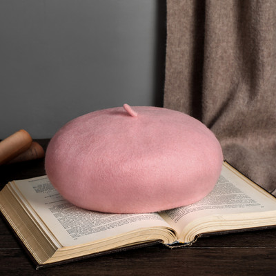 Őszi-téli barett nyakkendővel