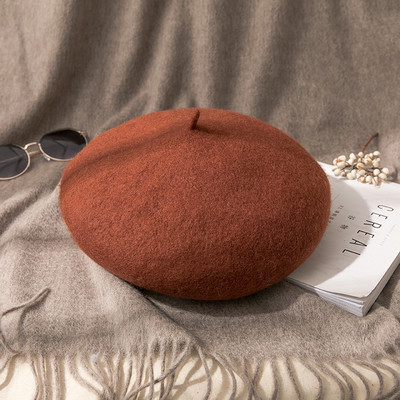 Őszi-téli barett nyakkendővel