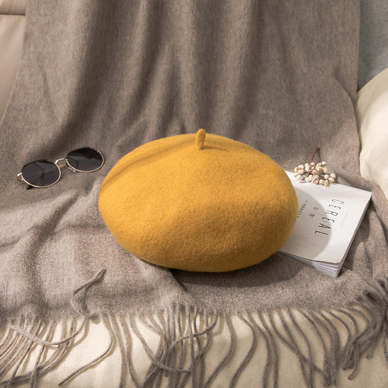 Őszi-téli barett nyakkendővel