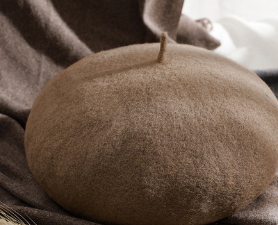 Κομψό γυναικείο καπέλο τύπου μπερέ