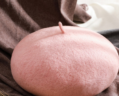 Κομψό γυναικείο καπέλο τύπου μπερέ