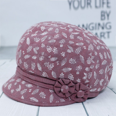 Μοντέρνο γυναικείο καπέλο με γείσο και τρισδιάστατα στοιχεία