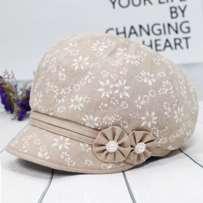 Μοντέρνο γυναικείο καπέλο με γείσο και τρισδιάστατα στοιχεία