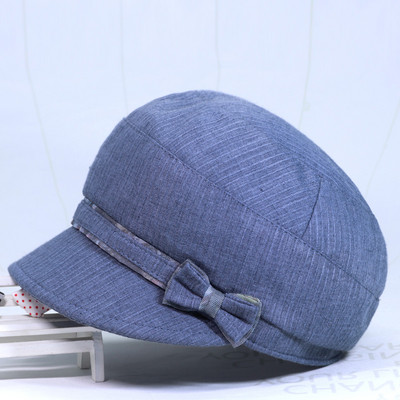 Μοντέρνο γυναικείο καπέλο με γείσο και τρισδιάστατα στοιχεία