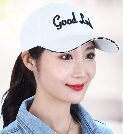 Női sapka napellenzővel és felirattal - több modell