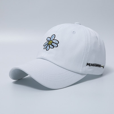 Új modell női sapka - hímzéssel és napellenzővel