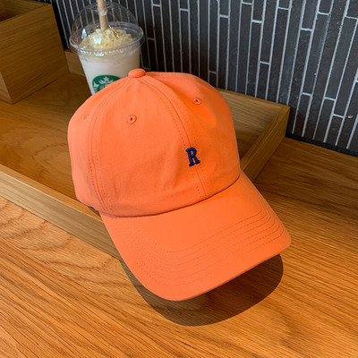 Új modell női sapka - hímzéssel és napellenzővel