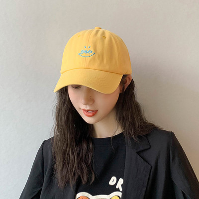 Új modell női sapka - hímzéssel és napellenzővel