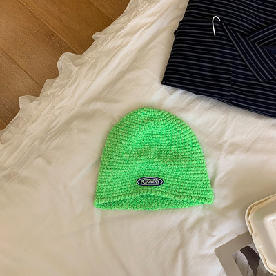 Γυναικείο καπέλο με έμβλημα