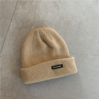 Πλεκτό καθημερινό καπέλο με έμβλημα