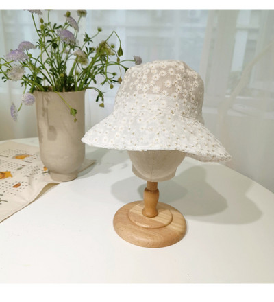 Καλοκαίρινο γυναικείο καπέλο με κρόσσια και λουλουδάτα μοτίβα