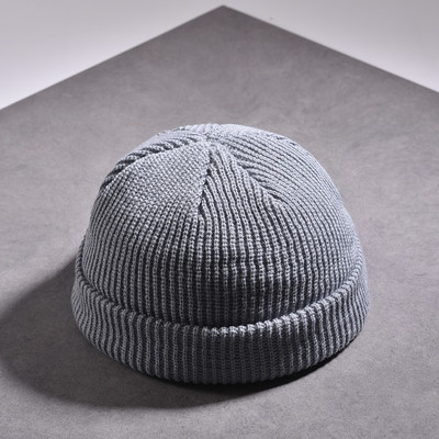 Kötött női téli sapka